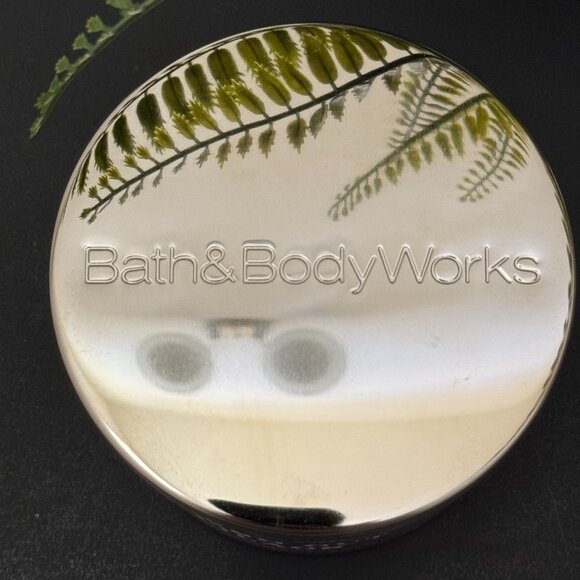 BBW Fresh Cut Lilacs Bath & Body Works 3 Wick Candle - Picture 8 of 10